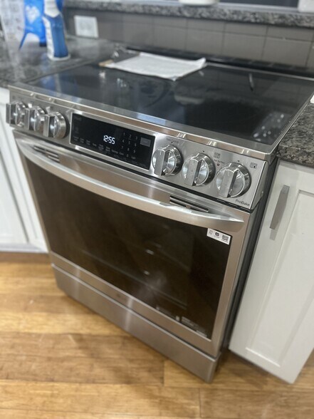 Building Photo - 13 Chester St