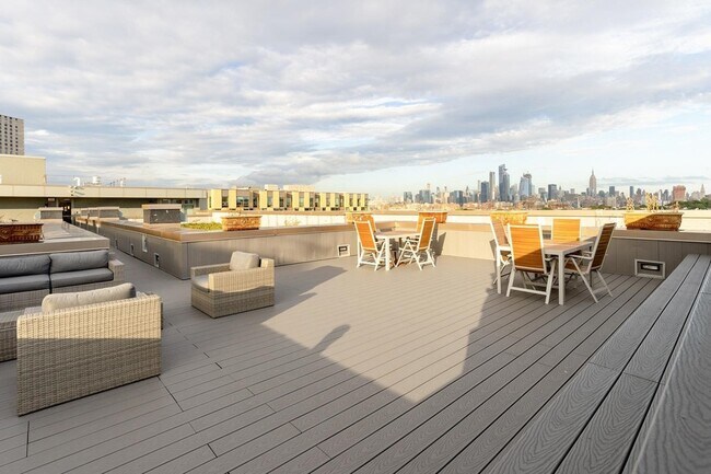 Building Photo - 800 Jackson St