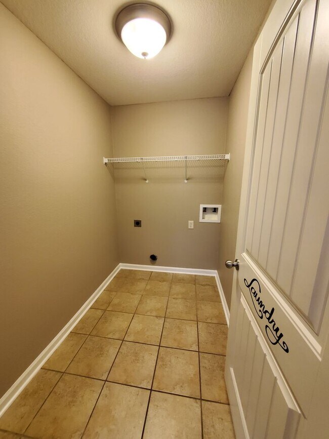 Building Photo - Charming 3-Bedroom Home in Valdosta, GA - Perfect for You and Your Furry Friends!