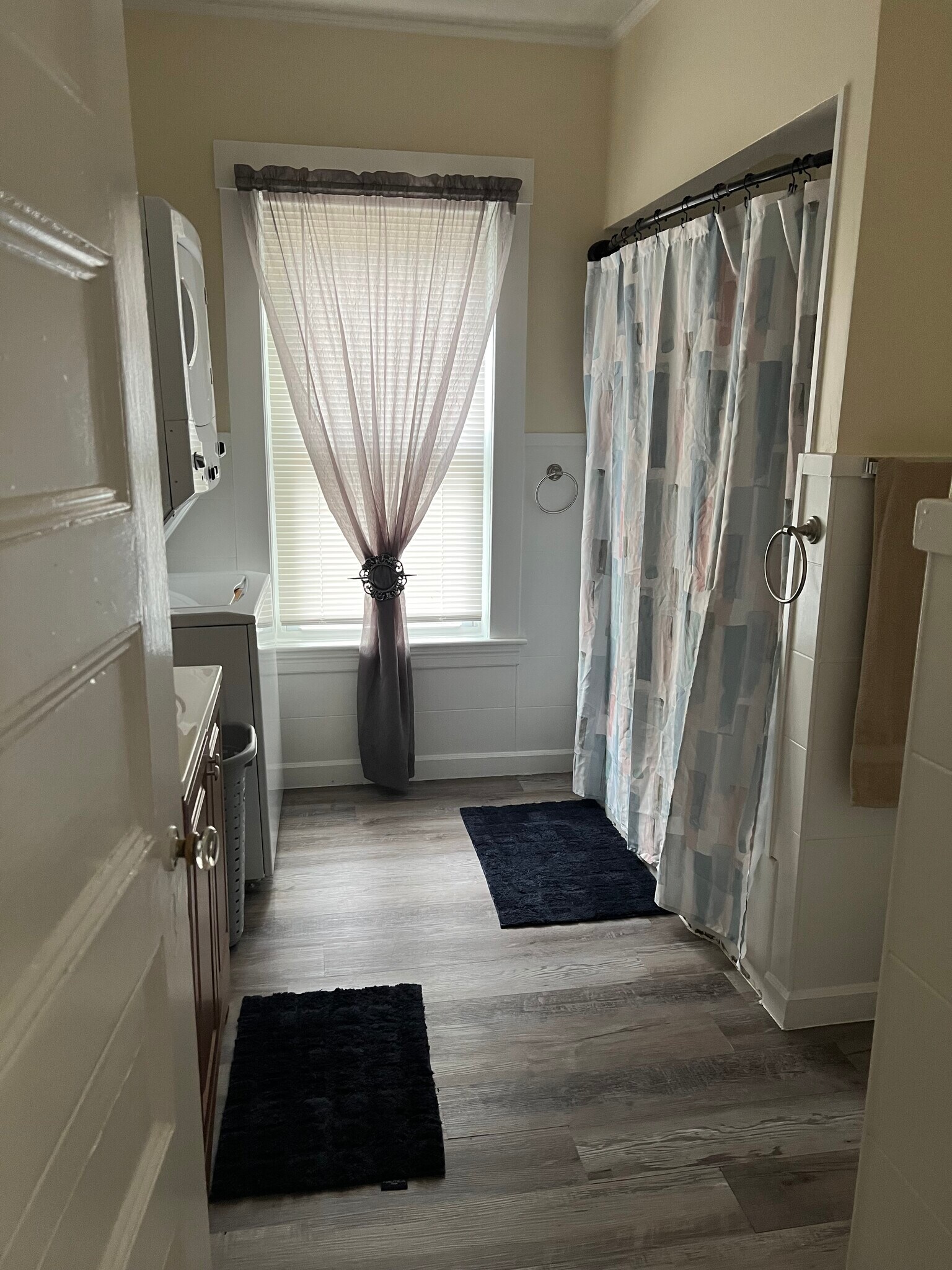 Building Photo - 10 Pine St