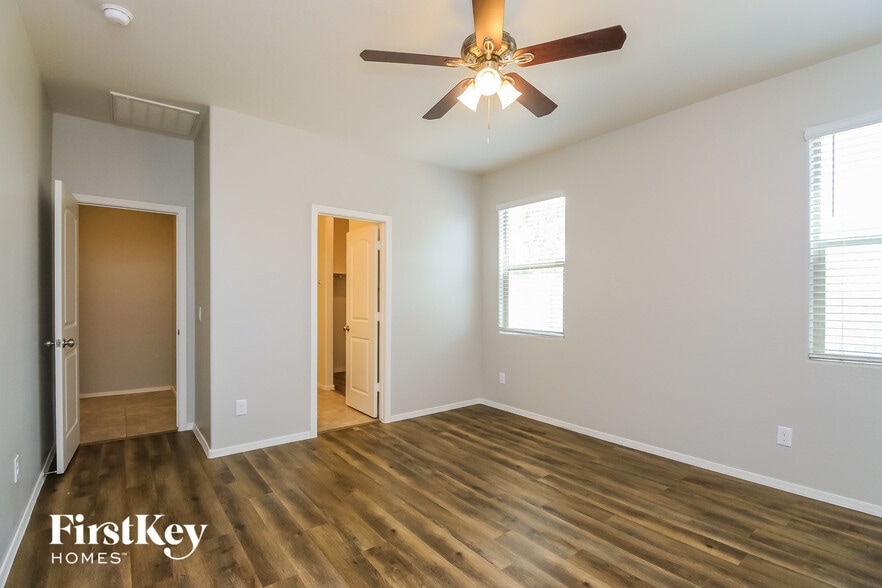 Building Photo - 11427 E Wallflower Ln