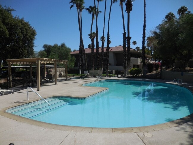 Building Photo - Beautifully Updated Corner Unit with Mountain Views in Palm Springs Villas I