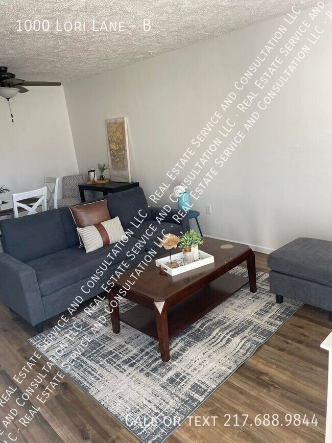 Building Photo - 1000 Lori Ln