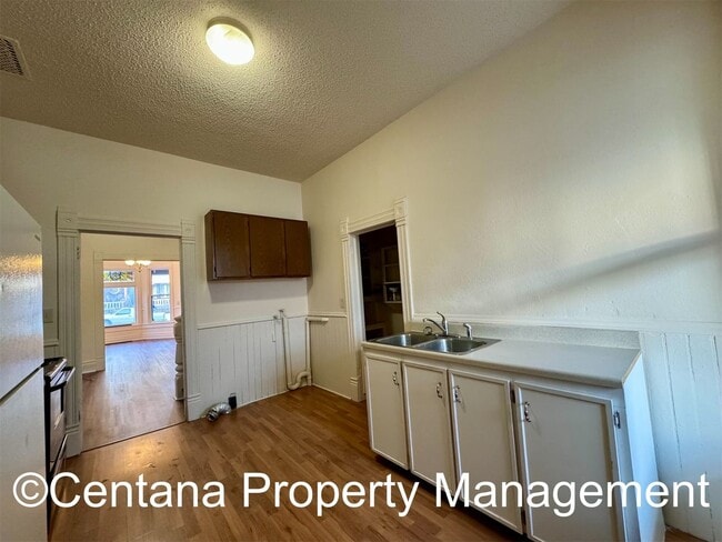 Building Photo - 732-732 W Granite St