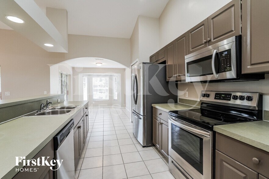 Building Photo - 2915 12th St W