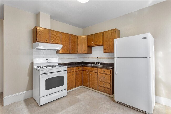 Building Photo - 2149 Santa Clara Ave