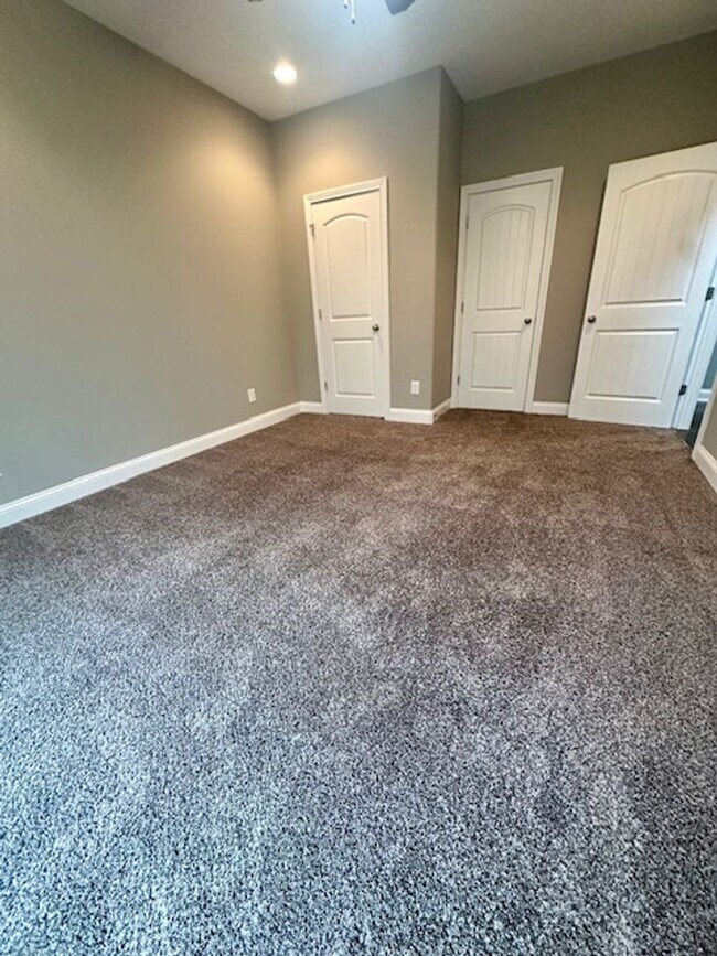 Building Photo - 2015 Dorsey Ct