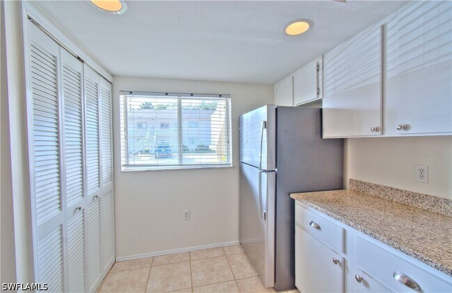 Building Photo - 2385 Naples Trace Cir