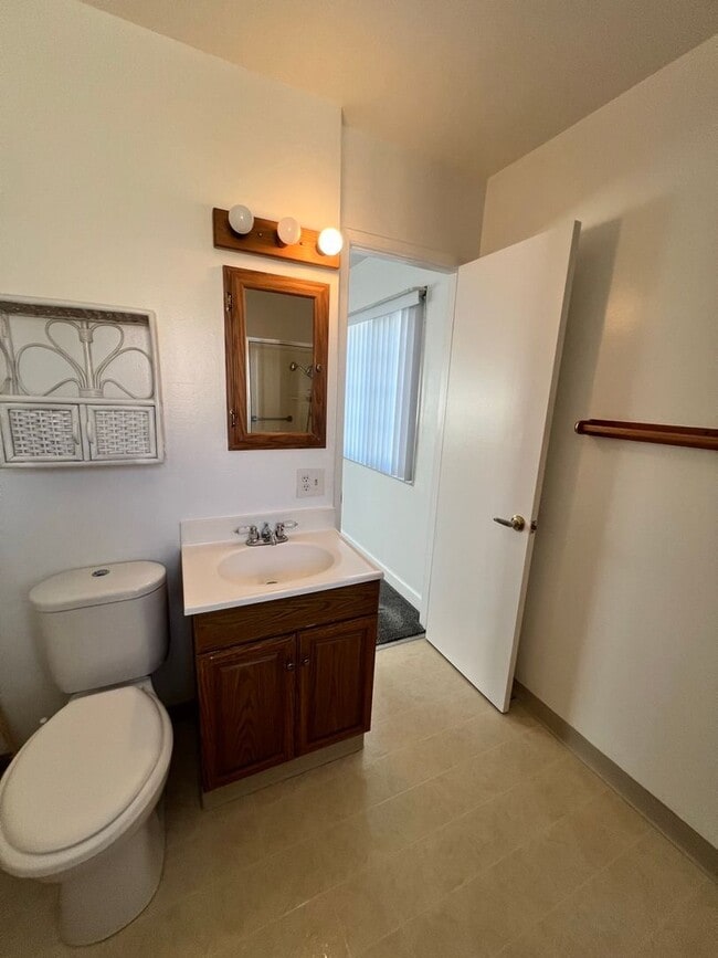 Building Photo - Spacious 2-Story House in Whittier