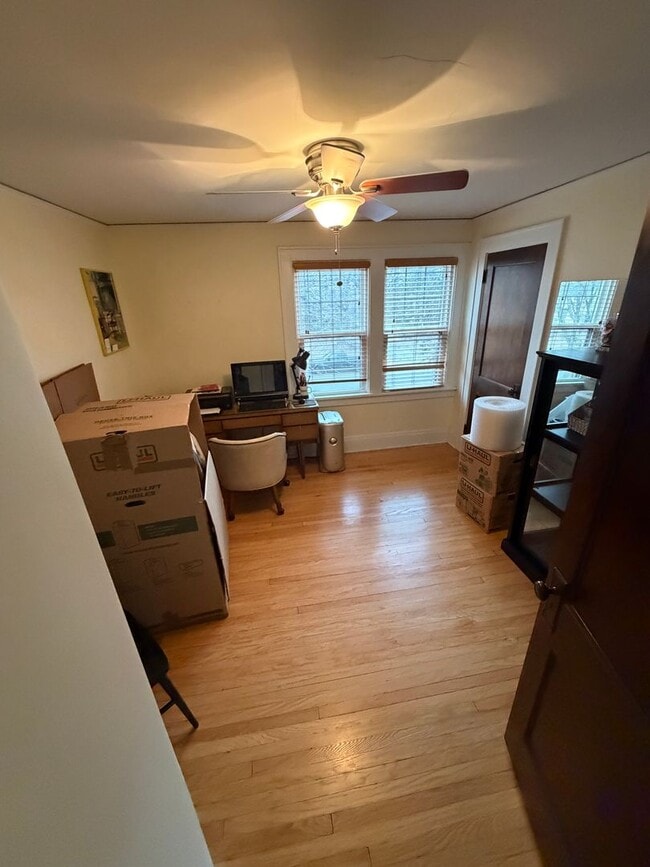 Building Photo - 327 56th St