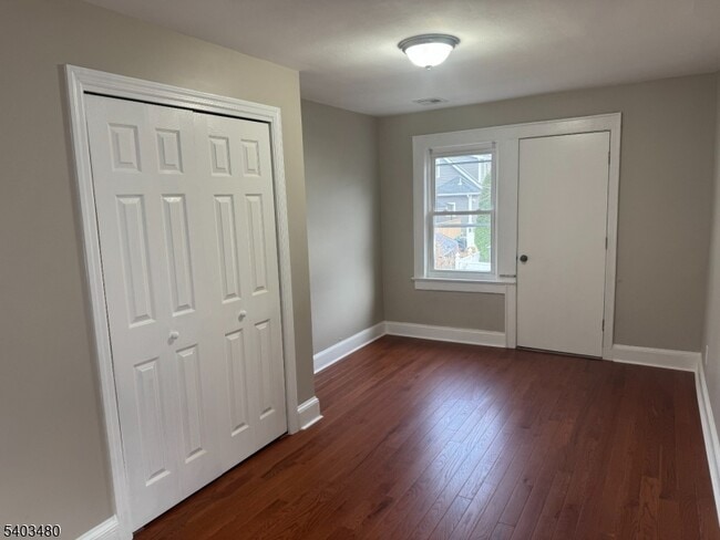 Building Photo - 375 Tower St