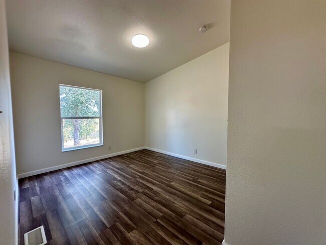Building Photo - 14124 Marsha Way