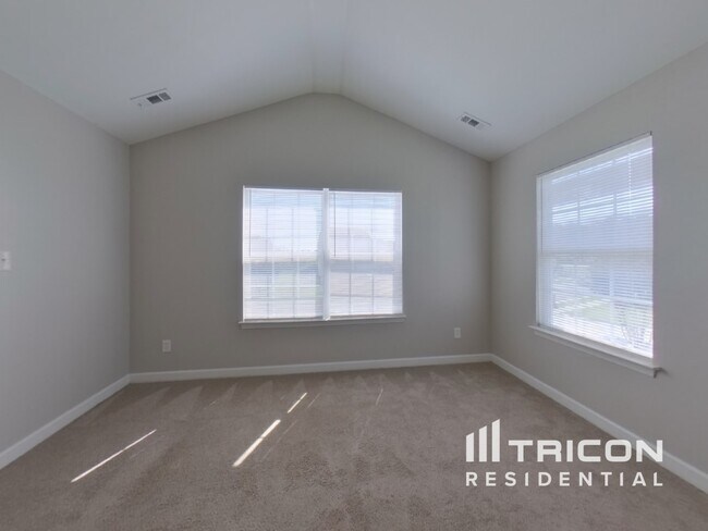 Building Photo - 506 Glencroft Dr
