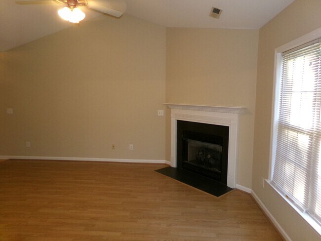 Building Photo - Near Silas Creek and Stratford Road