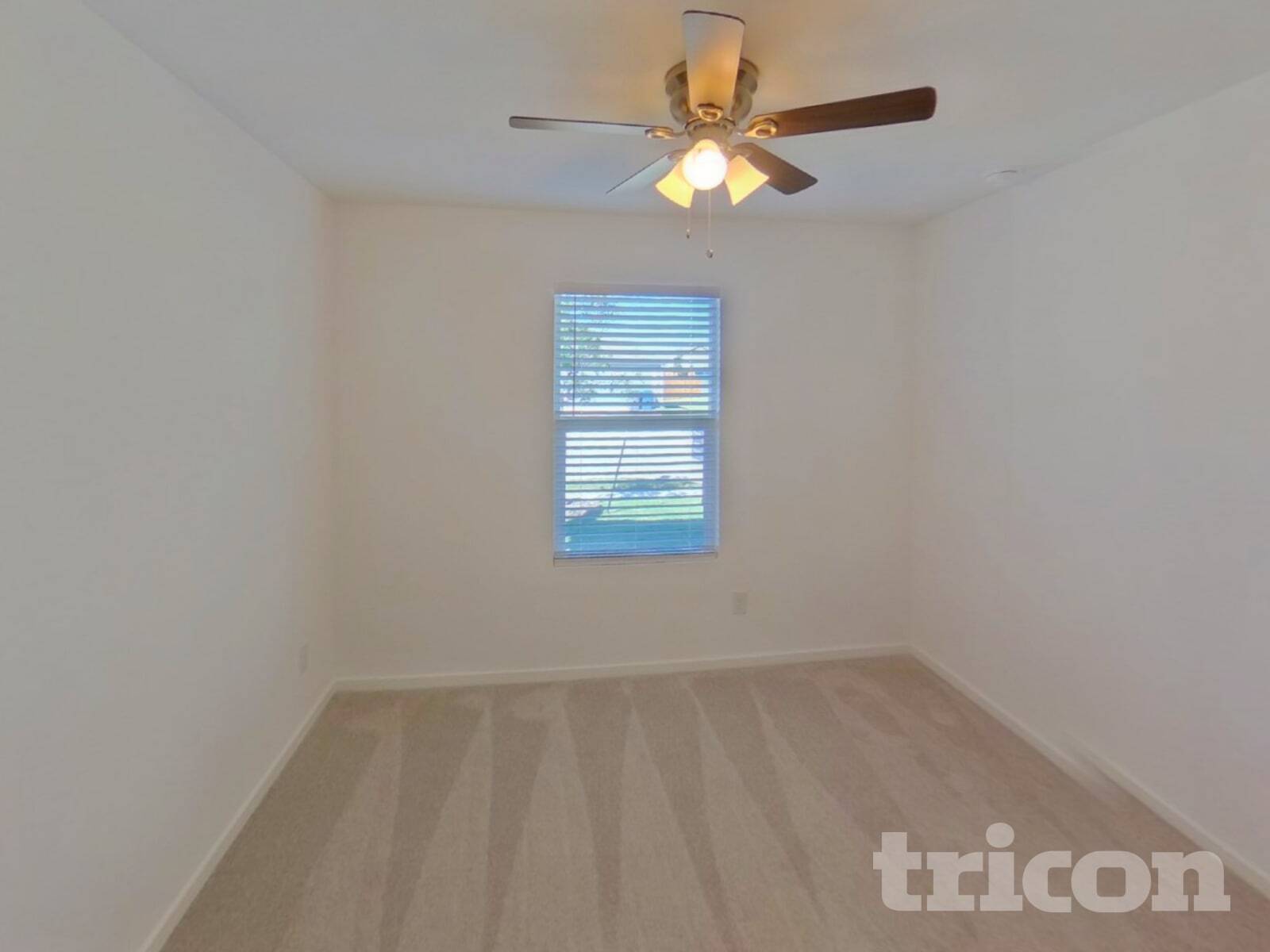 Building Photo - 1613 Parlier St