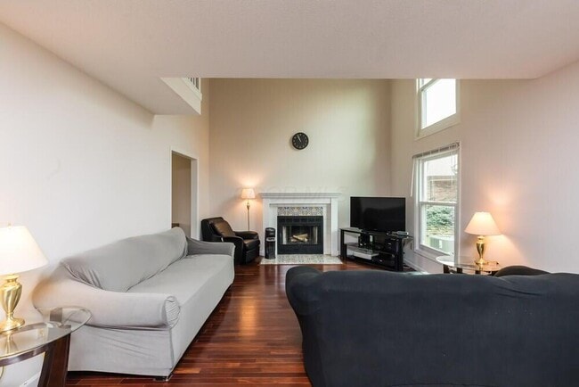 Building Photo - 2236 Sunleaf Ct