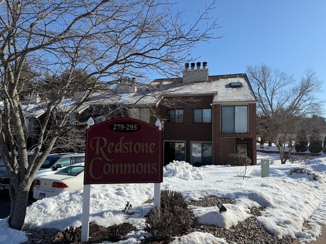 Building Photo - Professional Condo - Redstone Commons