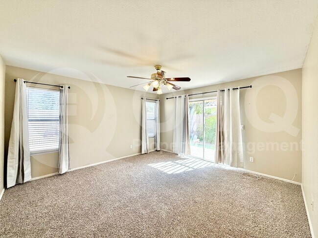Building Photo - 1150 W Lark Dr