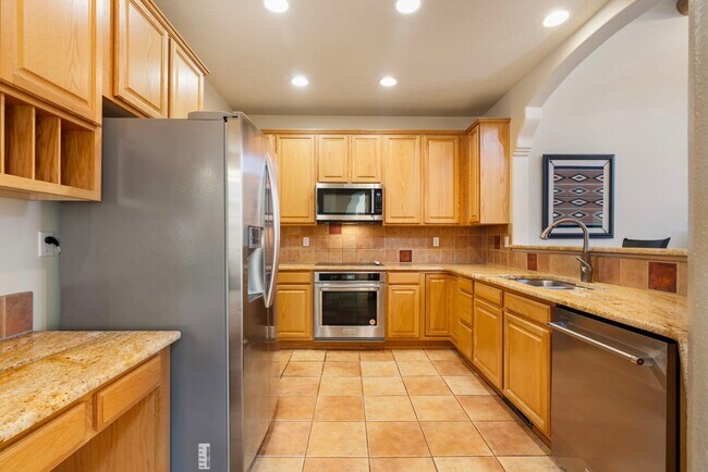 Building Photo - 6416 Sage Point Ct NE
