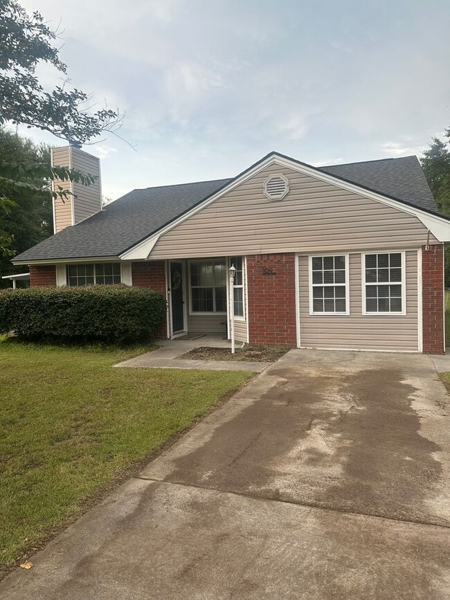 Building Photo - 109 Live Oak Cir