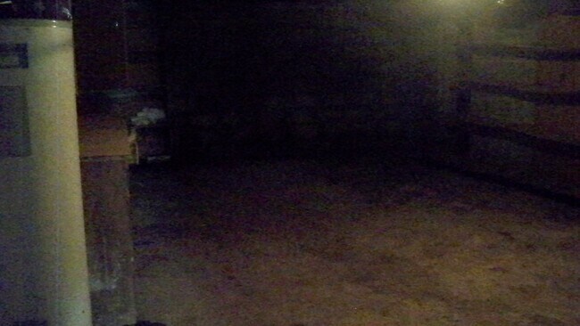 Building Photo - 2716 Wood Dr NE