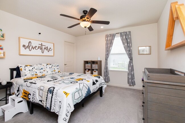 Building Photo - 6787 Oakcrest Dr