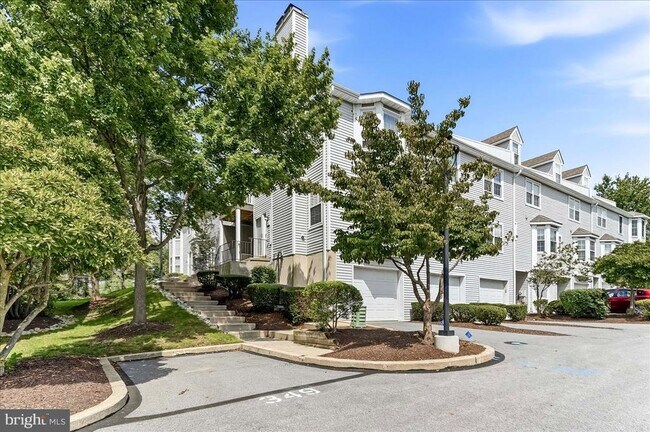 Building Photo - 347 Huntington Ct