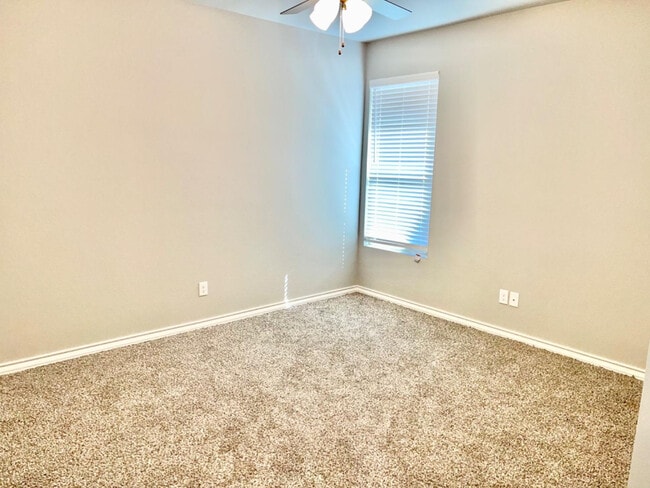 Building Photo - 7729 96th St