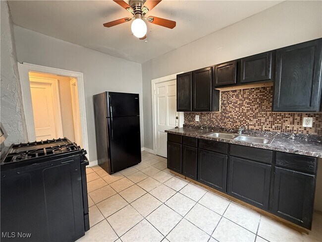 Building Photo - 452 E 149th St