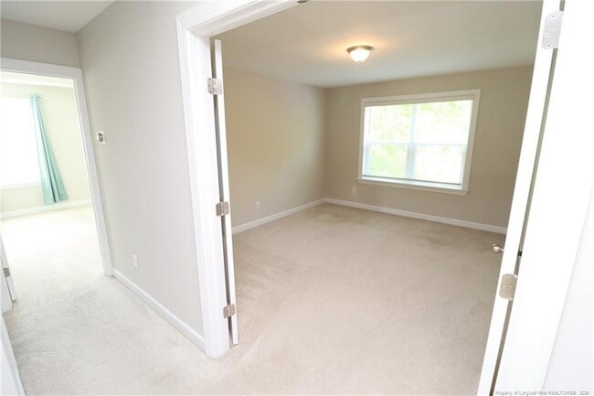 Building Photo - 240 Mystwood Hollow Cir