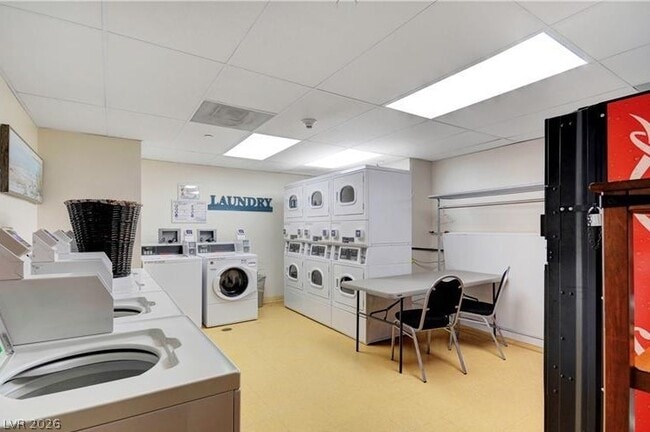 Building Photo - 30 Strada Di Villaggio