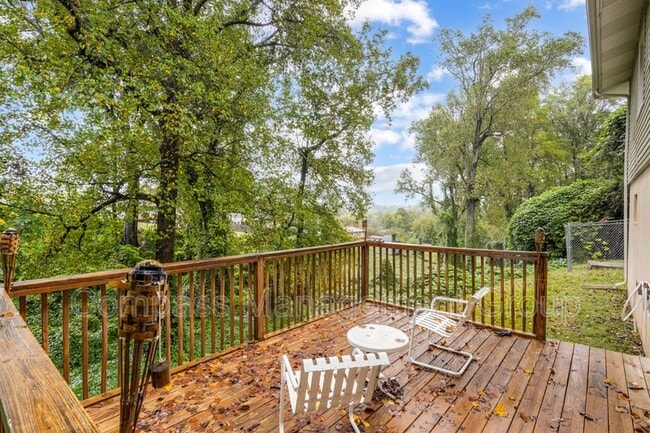 Building Photo - 2347 Sylvania Ave SE