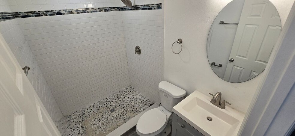 Building Photo - 3832 46th Ave N