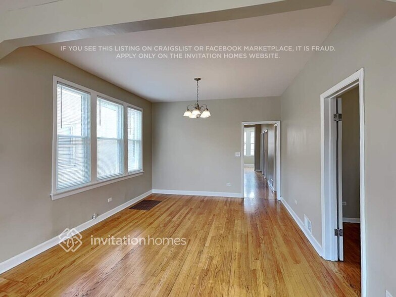 Building Photo - 2428 Ridgeland Ave