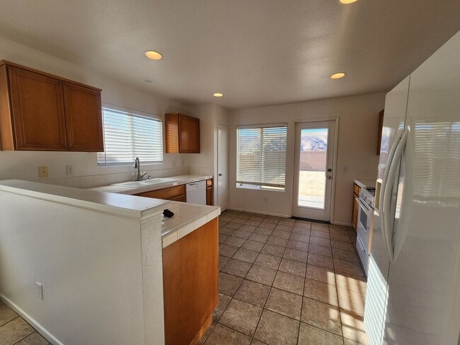 Building Photo - 71669 Sun Valley Dr
