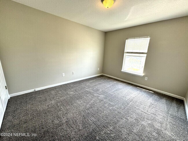 Building Photo - 1500 Calming Water Dr