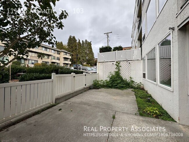 Building Photo - 1111 S Atlantic St