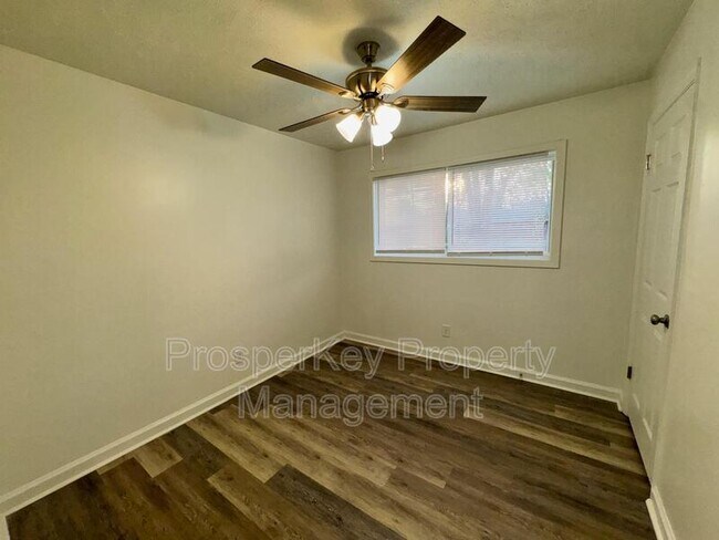 Building Photo - 2240 Patsy Ln