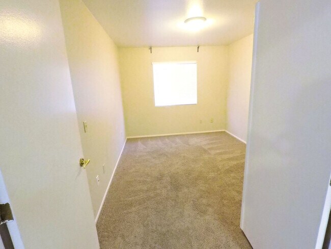 Building Photo - 3120 Brookfield Loop
