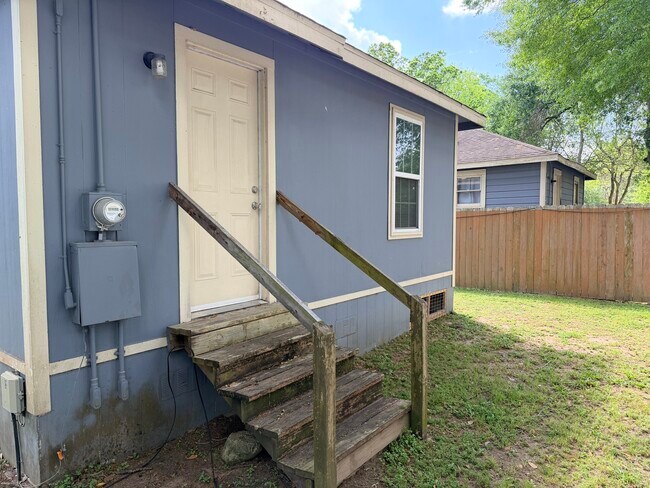 Building Photo - 2019 Alliance St