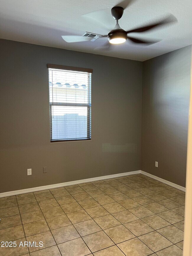 Building Photo - 19955 W Heatherbrae Dr