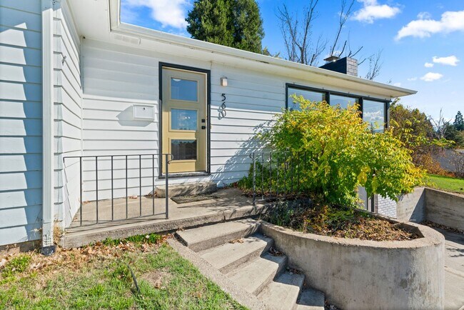 Building Photo - 560 N Keene Way Dr