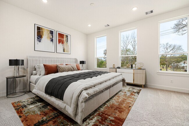 Building Photo - 747 Dumble St