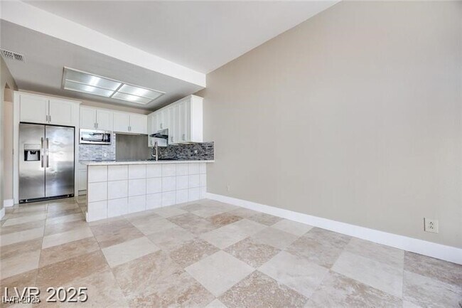 Building Photo - 2723 Seabridge Dr