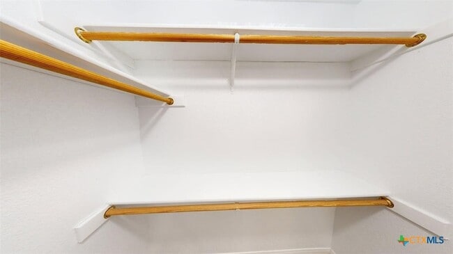 Building Photo - 609 Man O War Dr