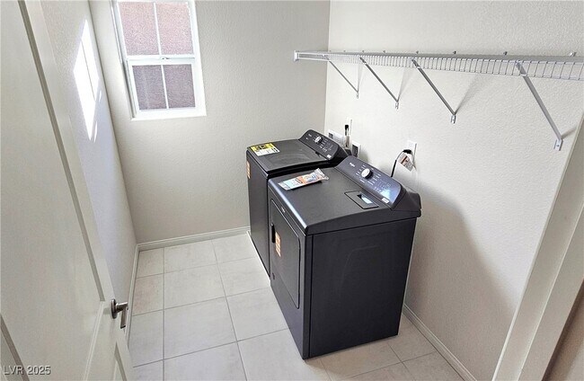 Building Photo - 2755 Tricase St