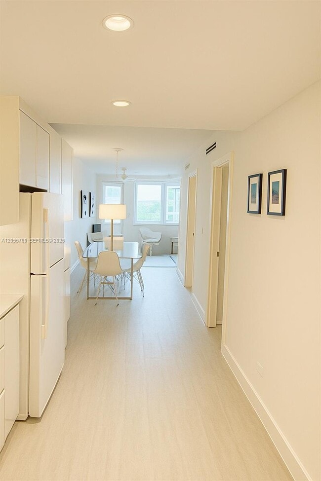 Building Photo - 2301 Collins Ave
