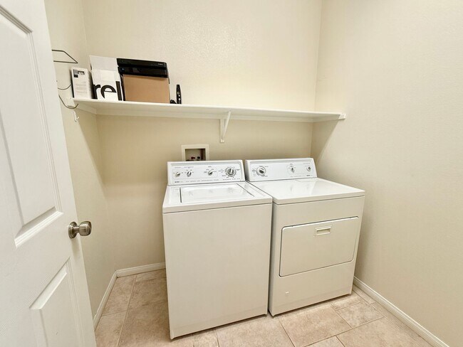 Building Photo - MOVE IN SPECIAL! FIRST TWO WEEKS RENT FREE...