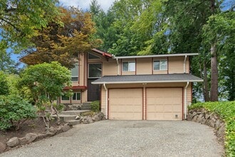 Building Photo - 4bd/2.5ba Bellevue Home