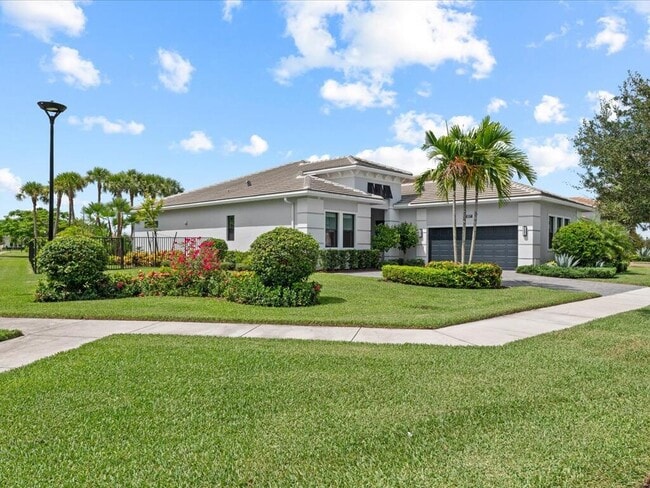 Building Photo - 5577 St Armands Way